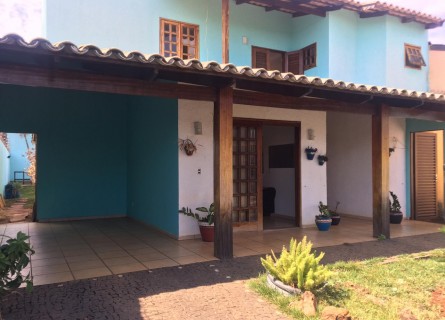 Casa Parque Anhanguera - Sobrado de 2 quartos 360m no Parque Anhanguera em Goinia