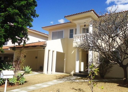 Casa em Condomnio - Casa em Condomnio de 4 quartos 250m no Jardins Florena em Goinia